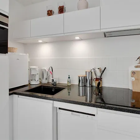 Alimpij - 150m From The Sea By Interhome